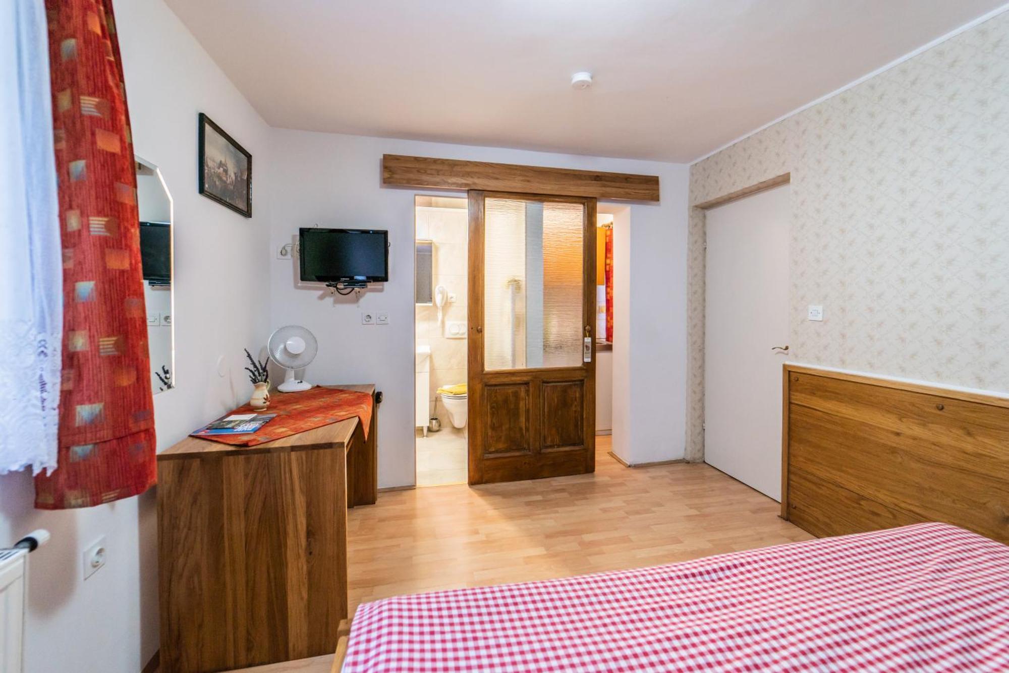 Panorama B&B プトゥイ 部屋 写真
