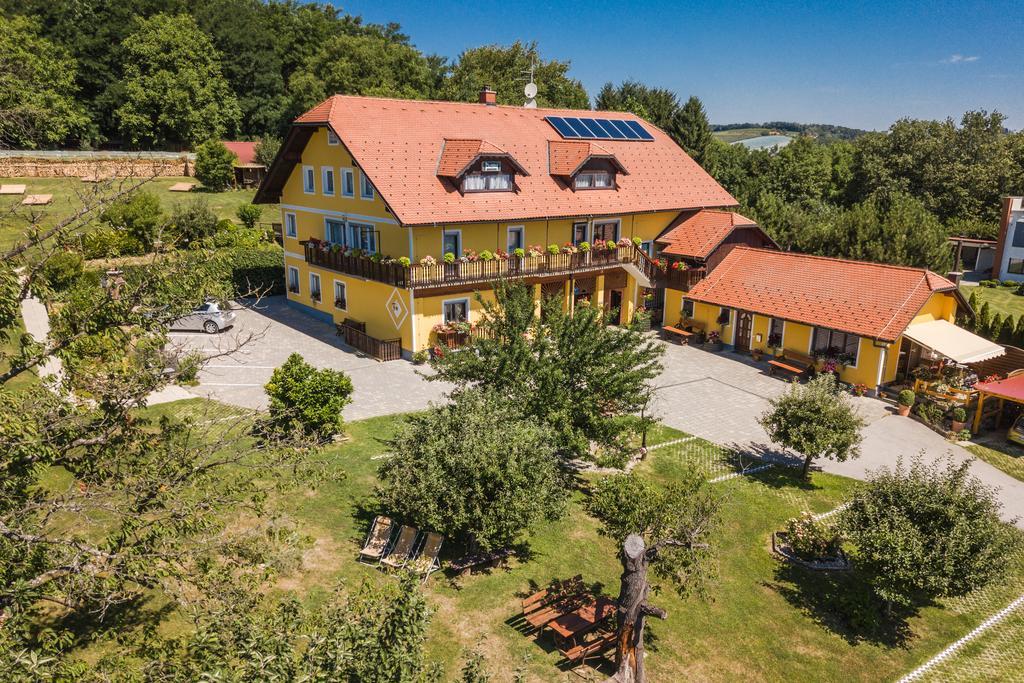 Panorama B&B プトゥイ エクステリア 写真